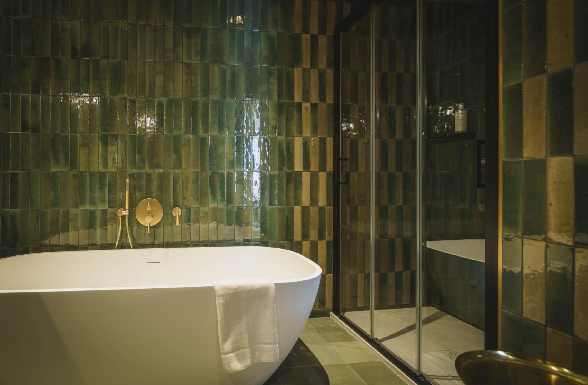 Suite Junior avec Douche et Baignoire