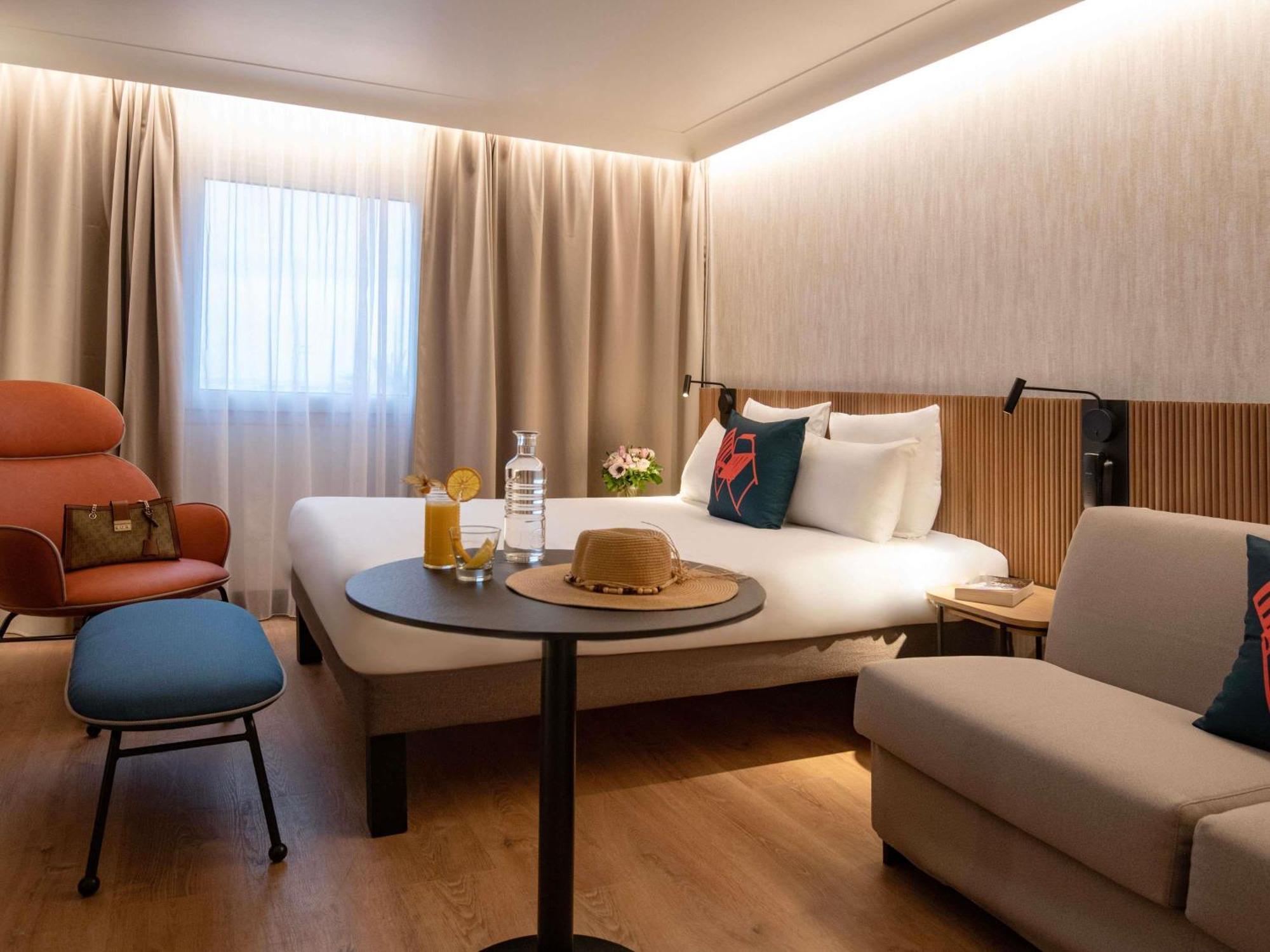 Chambre Lit Queen-Size Supérieure avec Canapé